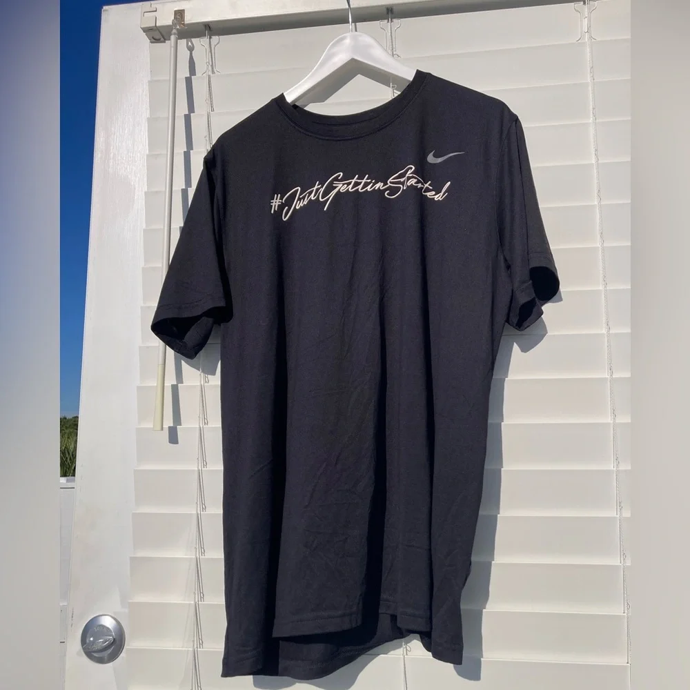 NIKE Just Getting Started Short Sleeve Dri-FIT T-Shirt - XL